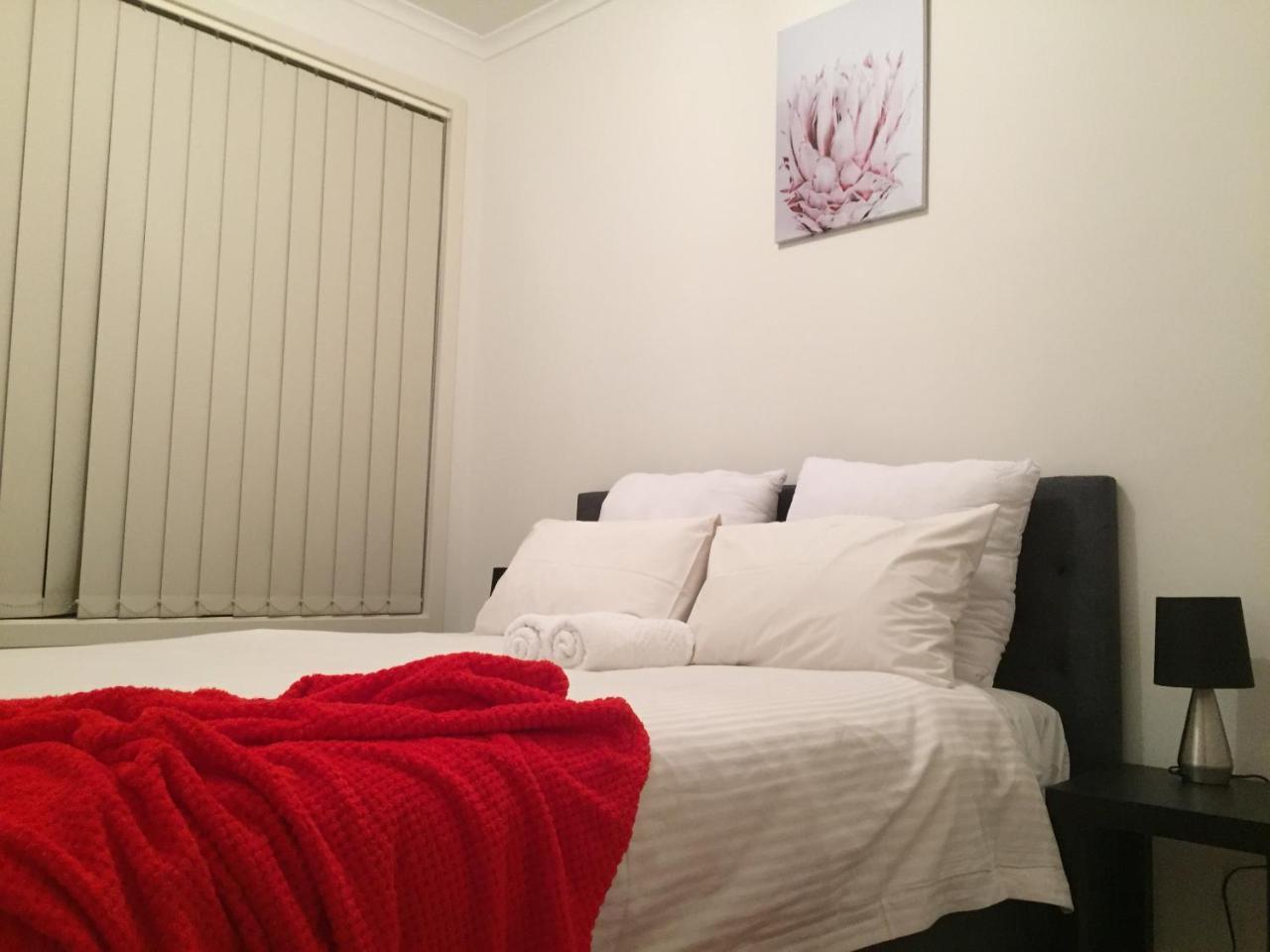 Tasha'S Apartments On Kerry Pennington Esterno foto
