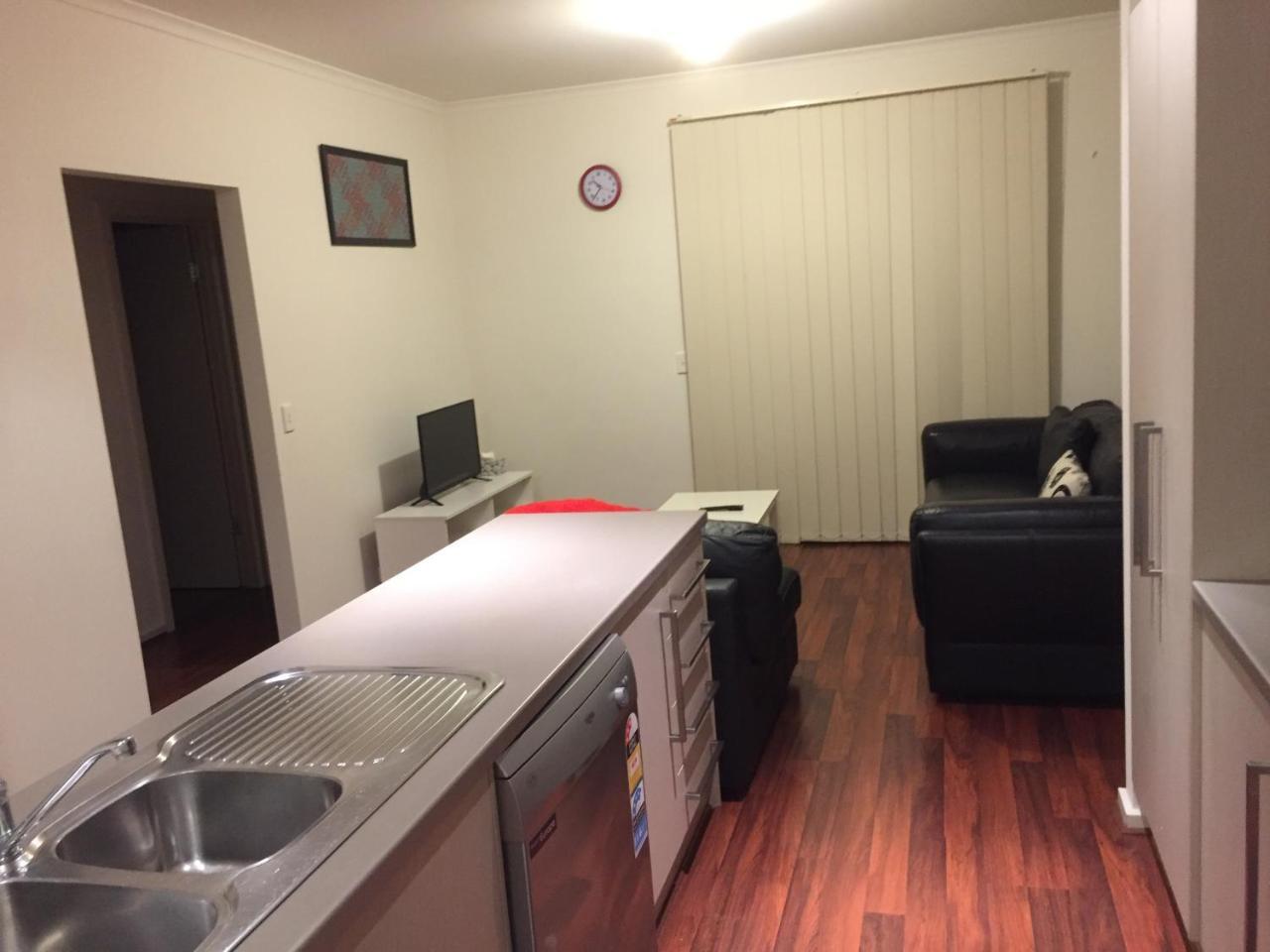 Tasha'S Apartments On Kerry Pennington Esterno foto