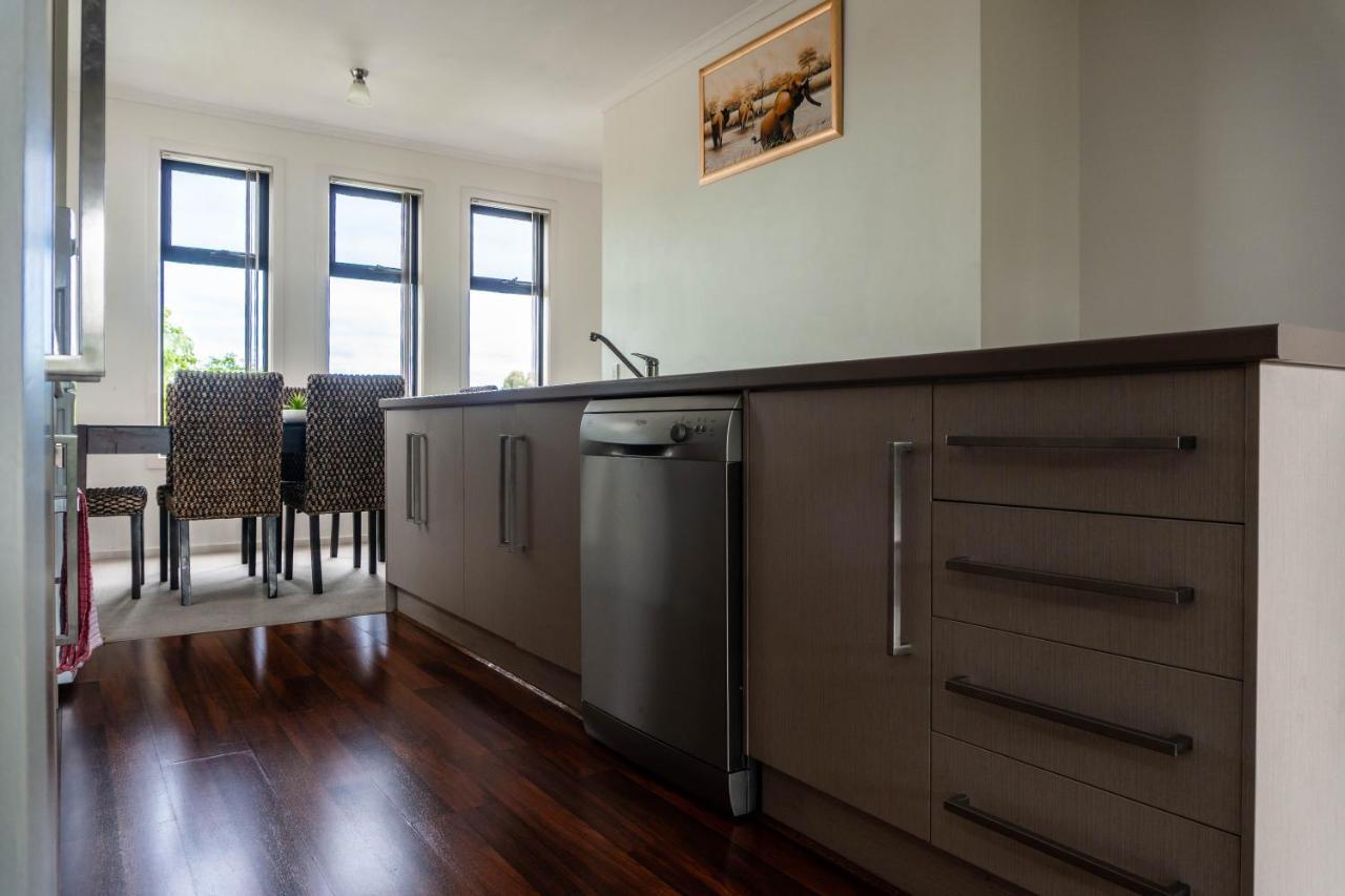 Tasha'S Apartments On Kerry Pennington Esterno foto